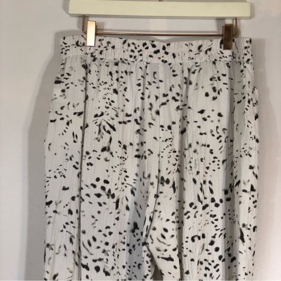 JM Collection Animal Printed Crinkle Texture Pull-On Drawstring Pants - Picture 11 of 15